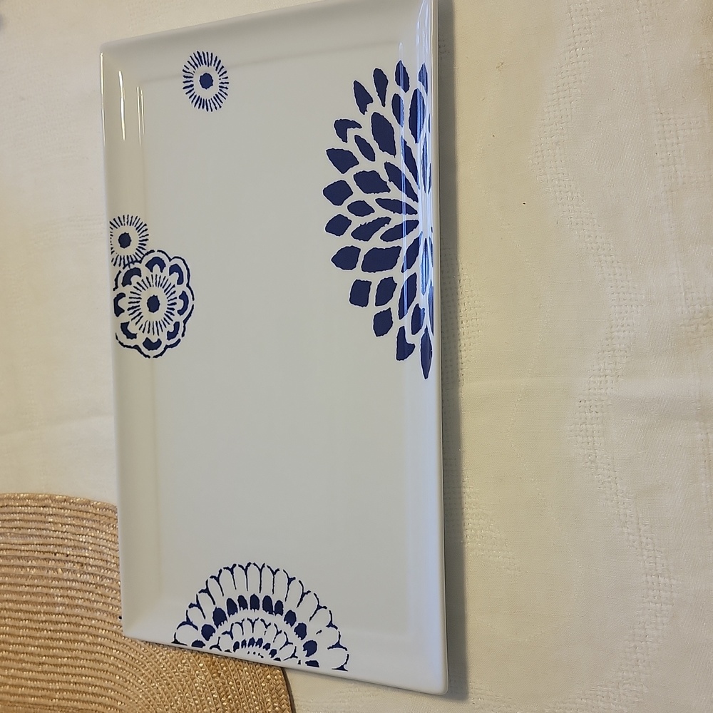 Tge Cellar whiteware  Blue/ White flowers platter plate party serving